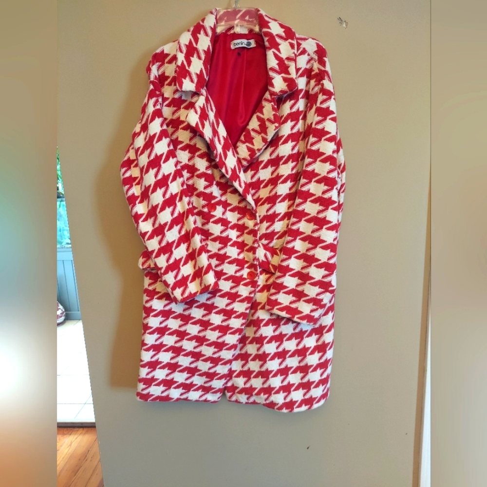 Beautiful Houndstooth Coat